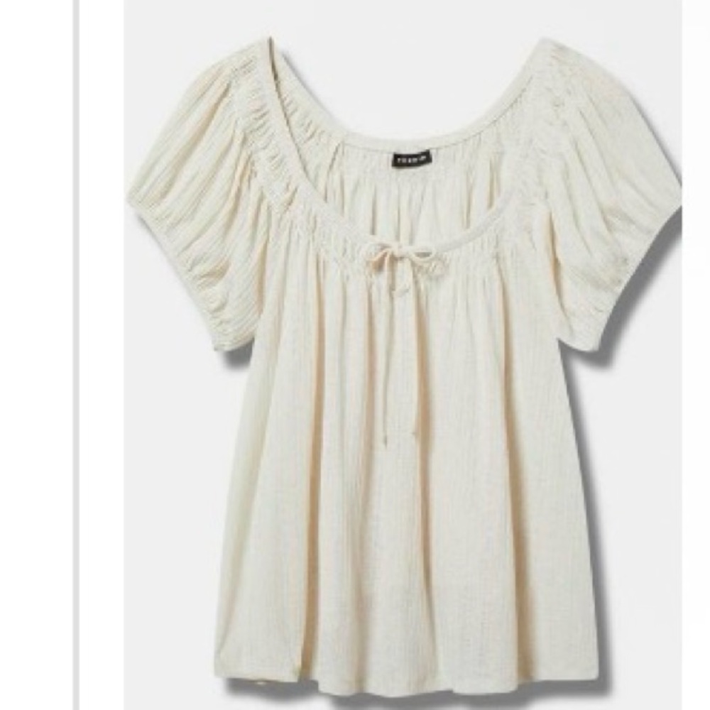 Torrid Cream Short Sleeve Blouse
